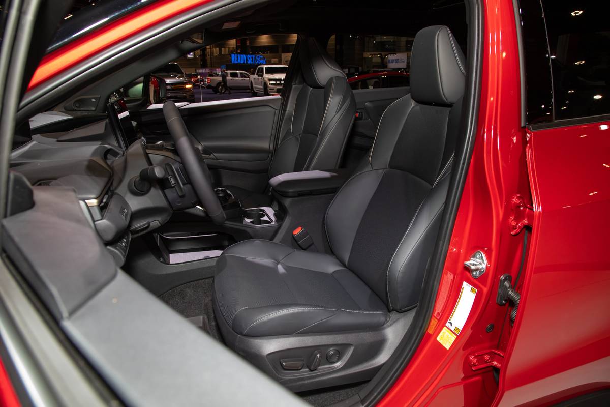 toyota bz 2026 07 interior front row seat cas scaled jpg