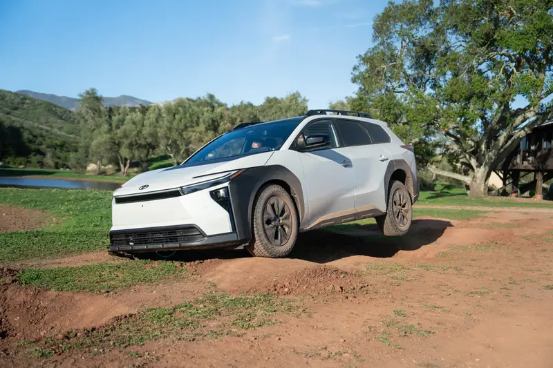toyota-bz-woodland-2026-01-exterior-offroad-front-angle