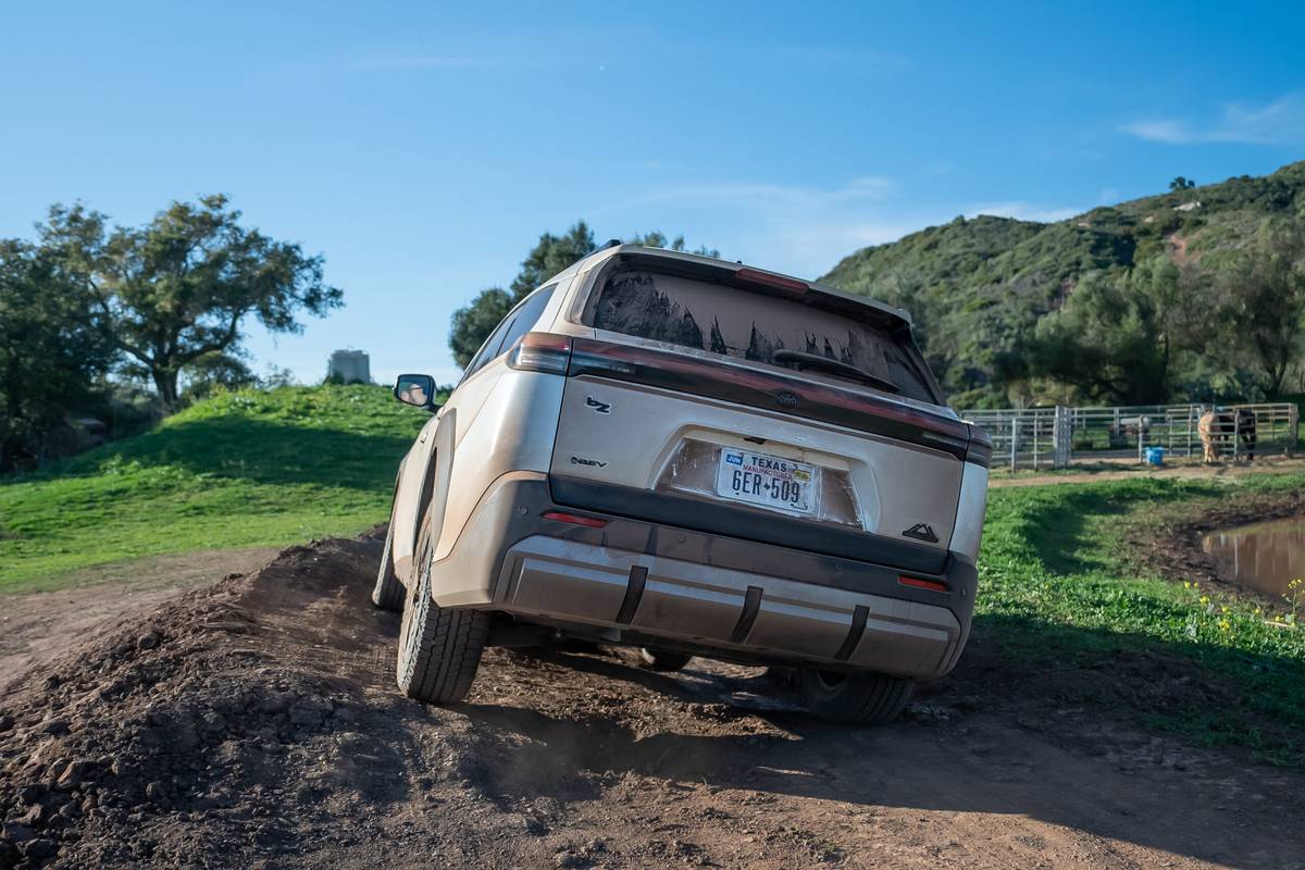 toyota bz woodland 2026 02 exterior offroad rear scaled jpg
