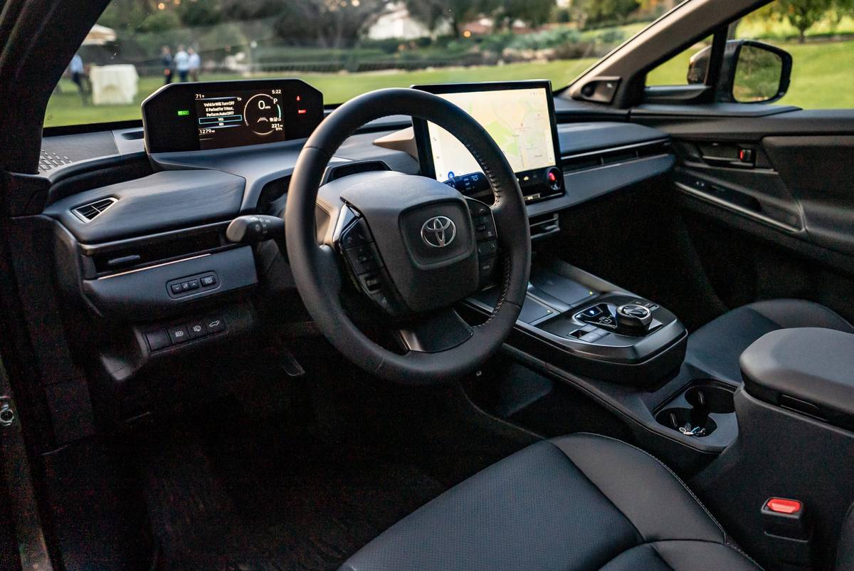 toyota bz woodland 2026 20 interior front row scaled jpg