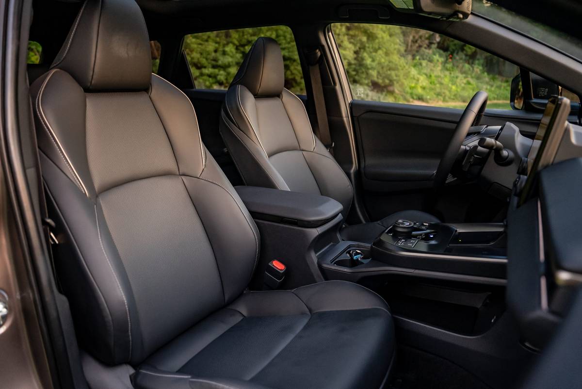 toyota bz woodland 2026 22 interior front row seat scaled jpg