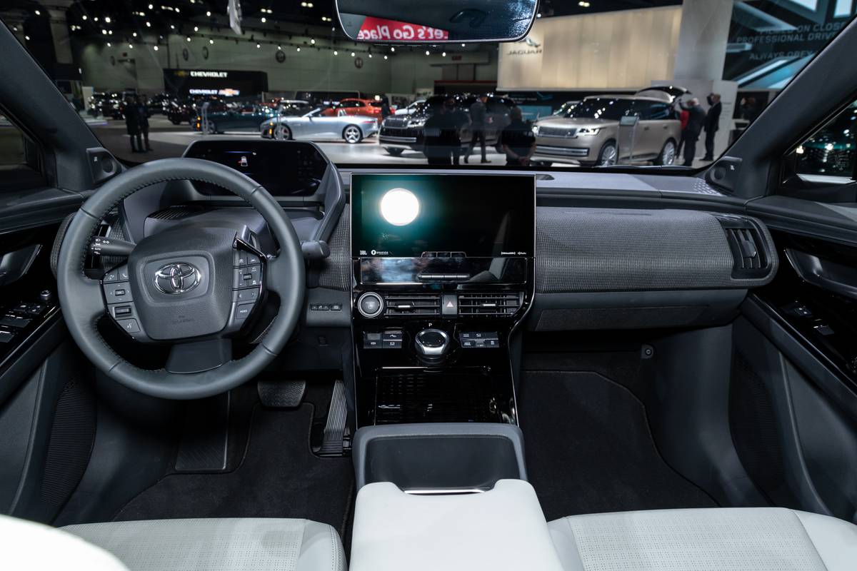 toyota-bz4x-2023-10-front-row-infotainment-system-interior-steering-wheel-suv.jpg