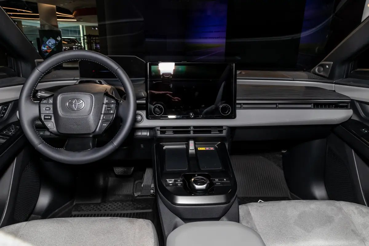 toyota c hr bev 2026 13 interior front row jpg