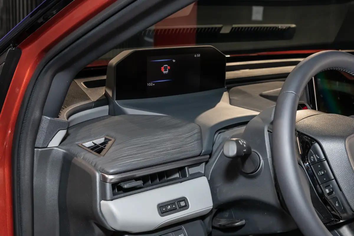 toyota c hr bev 2026 16 interior instrument panel jpg