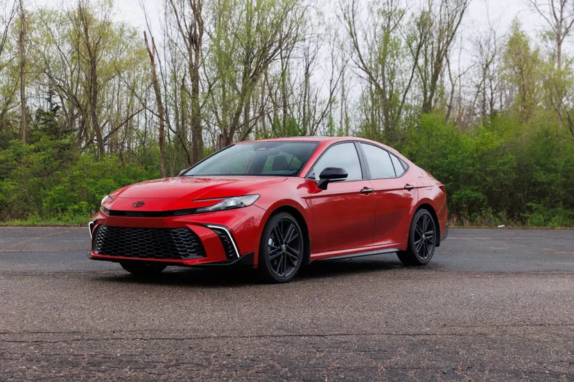toyota-camry-nightshade-edition-2026-01-exterior-front-angle