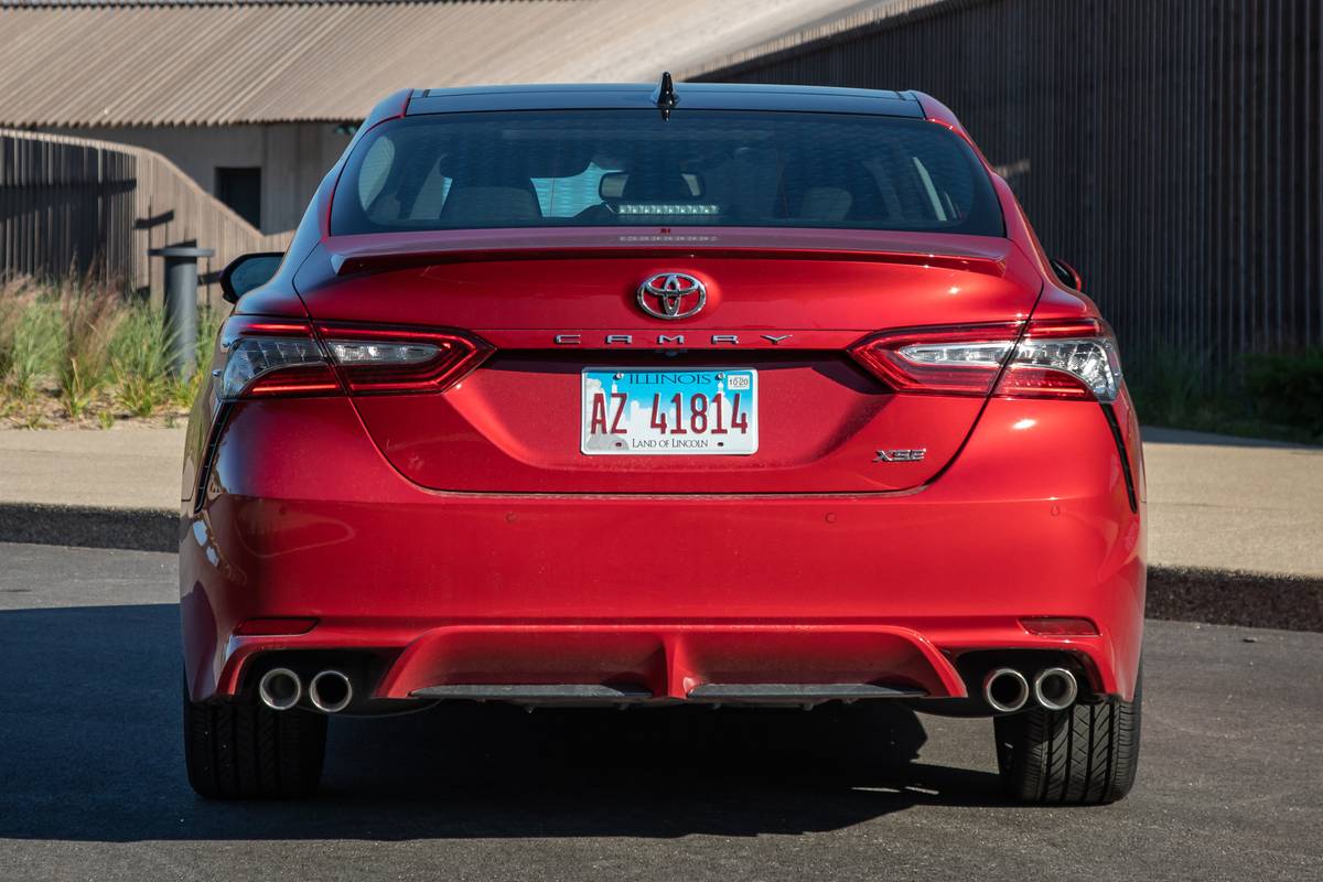 2019 Toyota Camry 8 Things We Like And 4 Not So Much News Cars Com