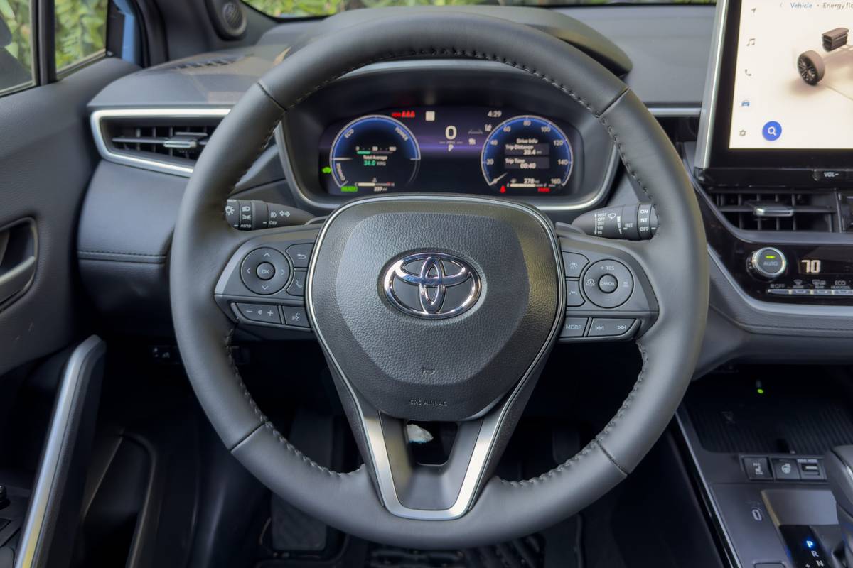 toyota corolla cross 2026 31 interior steering wheel scaled jpg