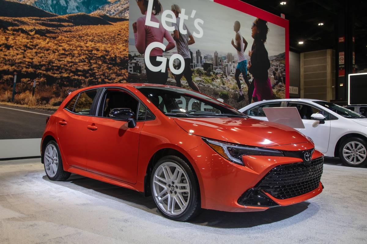 toyota corolla hatchback 2026 01 exterior front angle cas jpg