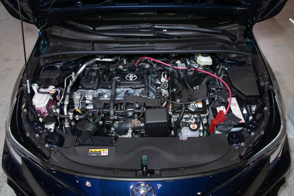 toyota corolla hybrid se awd 2026 01 interior engine cas jpg