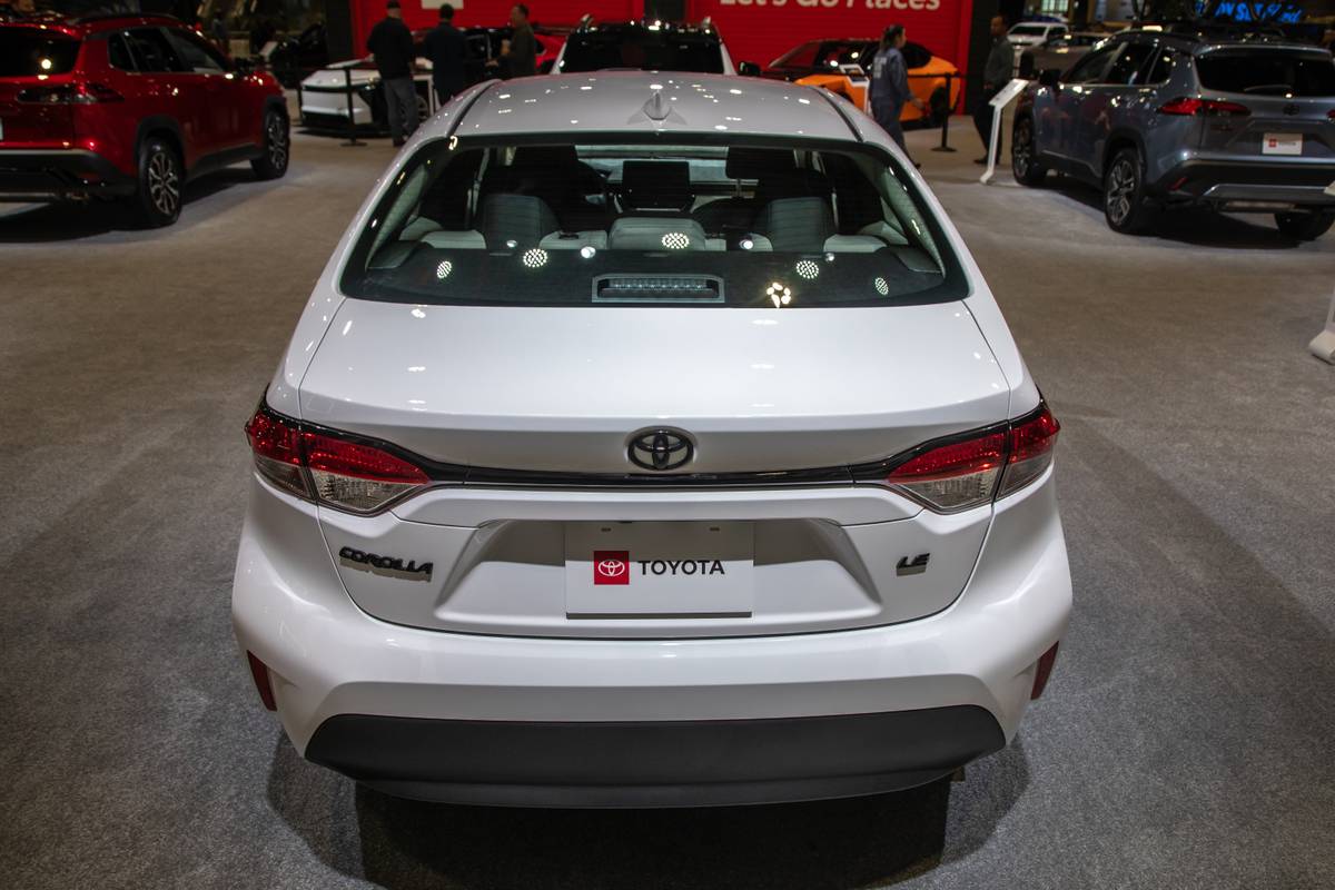 toyota corolla le 2026 03 exterior rear cas jpg