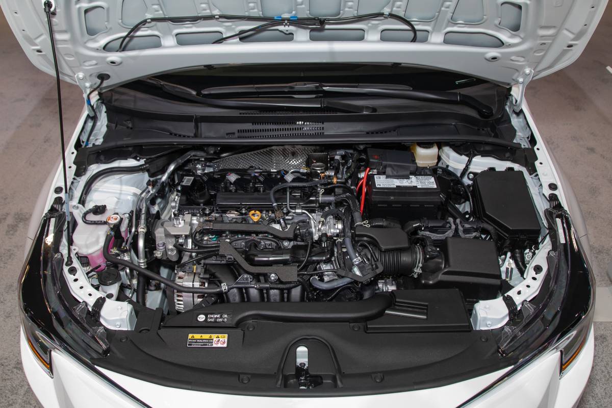 toyota corolla le 2026 04 interior engine cas jpg