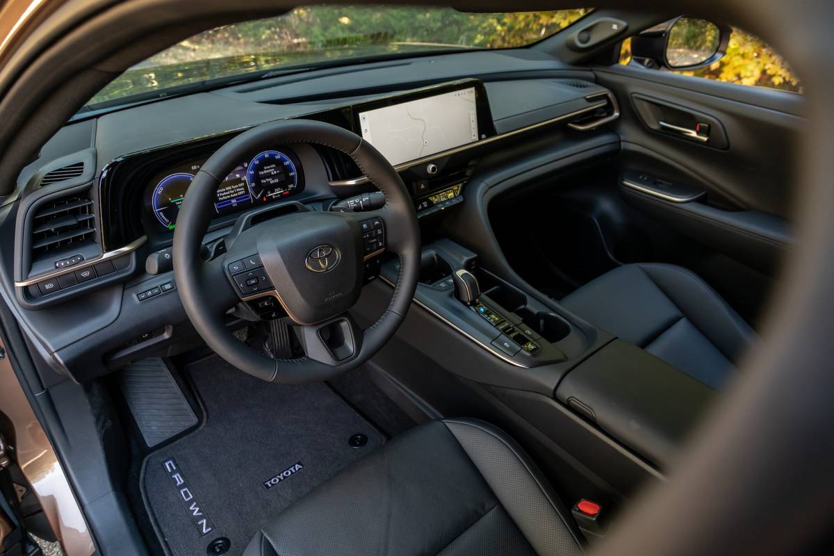 Is the 2023 Toyota Crown a Worthy Flagship Sedan? 5 Things We Like, 4
