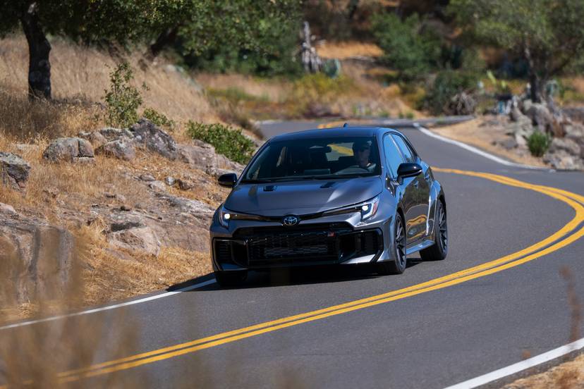toyota-gr-corolla-2026-exterior-oem-01