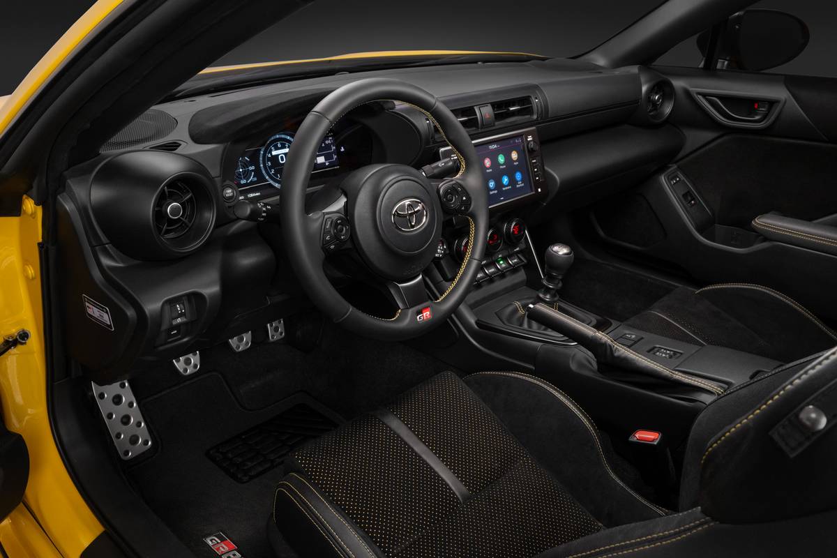 toyota gr86 yuzu special edition 2026 interior oem 03 jpg