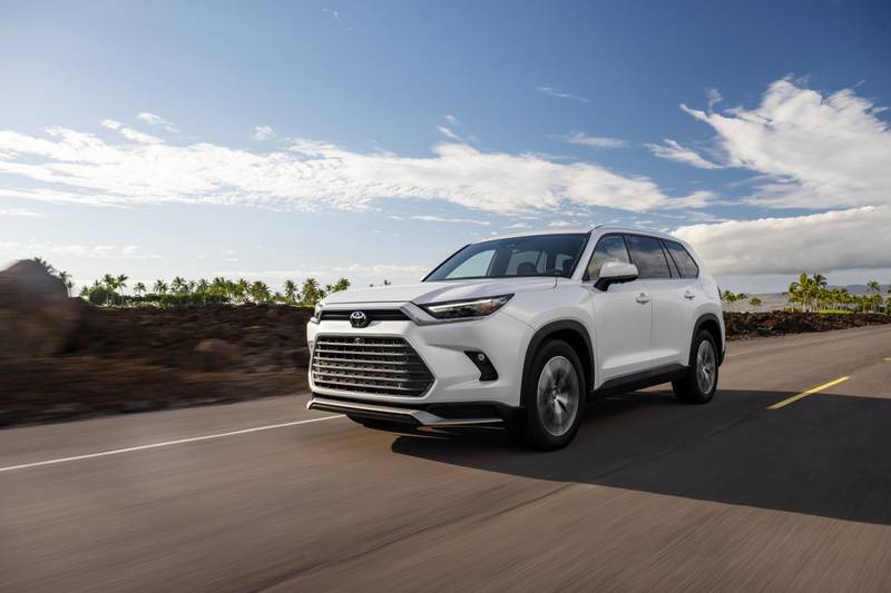 toyota-grand-highlander-2027-exterior-oem-01