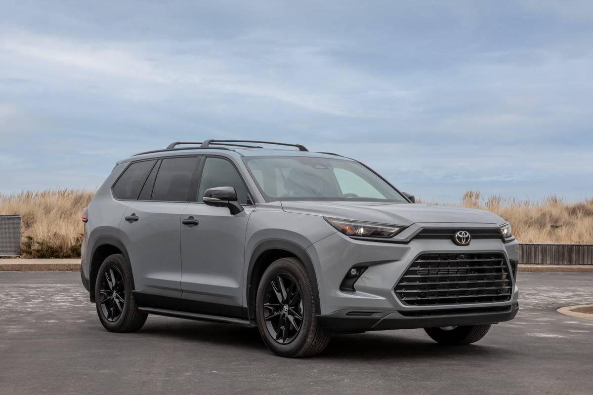 toyota grand highlander hybrid nightshade 2026 37 exterior front angle scaled jpg