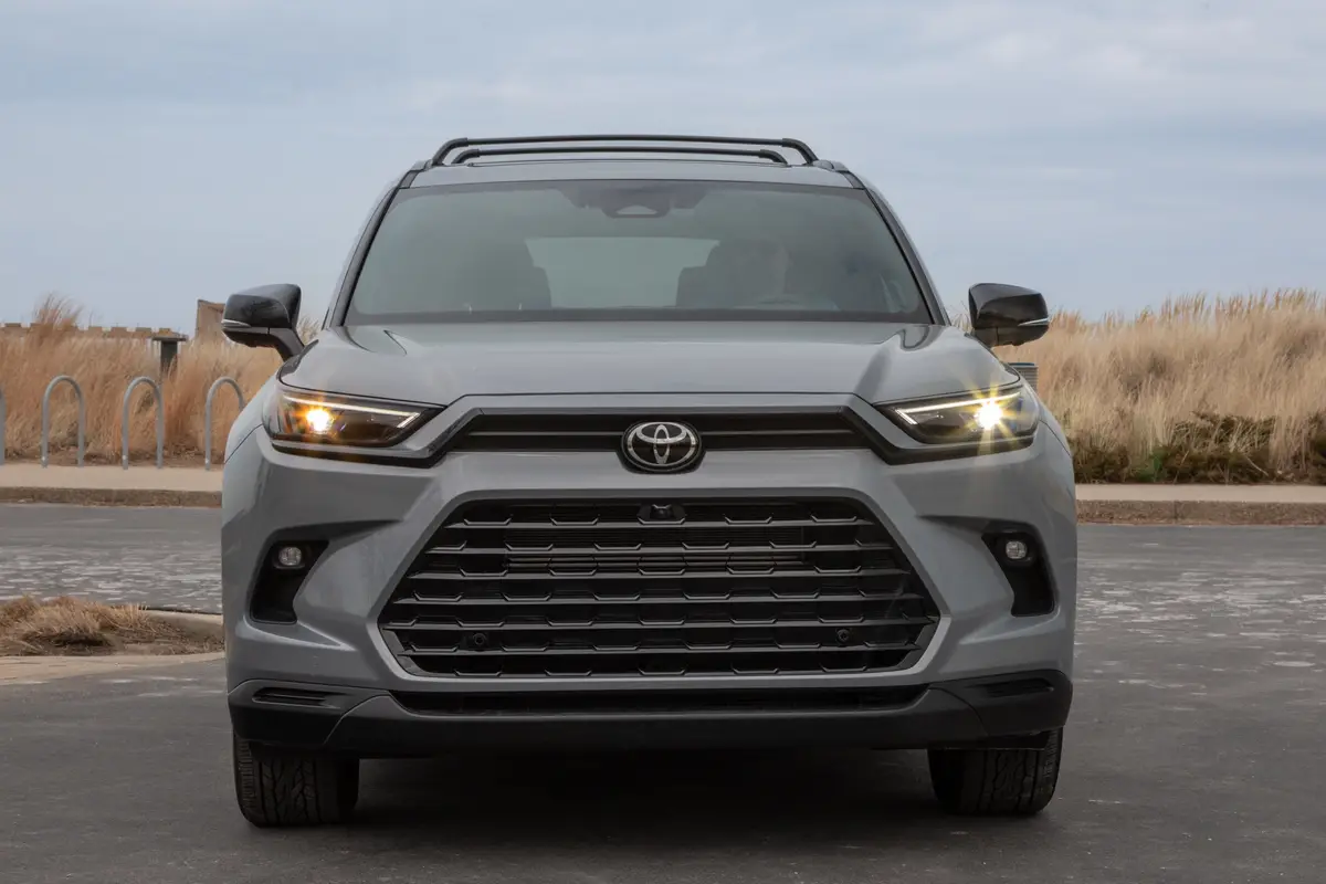 toyota grand highlander hybrid nightshade 2026 38 exterior front jpg