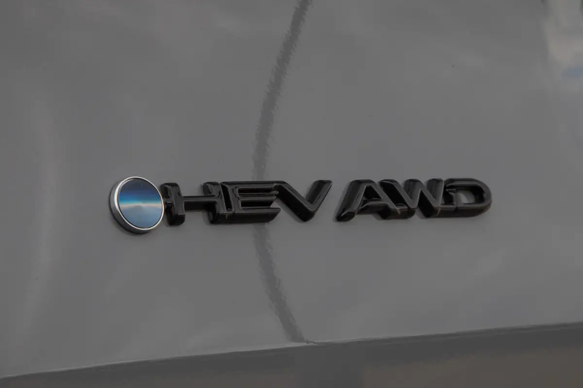 toyota grand highlander hybrid nightshade 2026 43 exterior rear badge jpg
