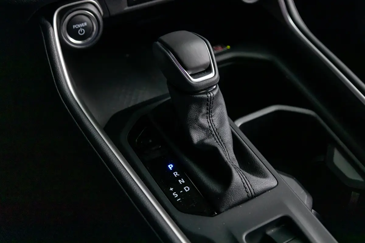 toyota grand highlander hybrid nightshade 2026 51 interior gearshift jpg