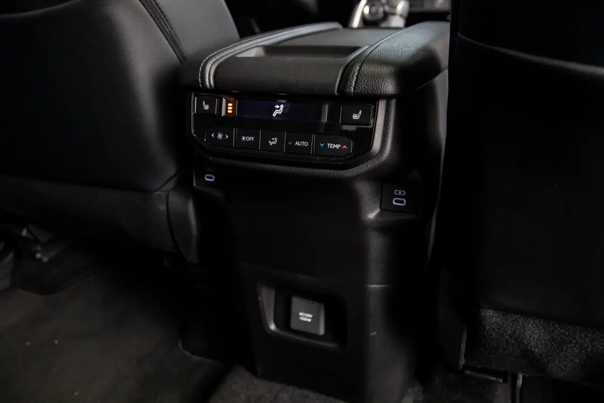 toyota grand highlander hybrid nightshade 2026 56 interior second row climate control jpg
