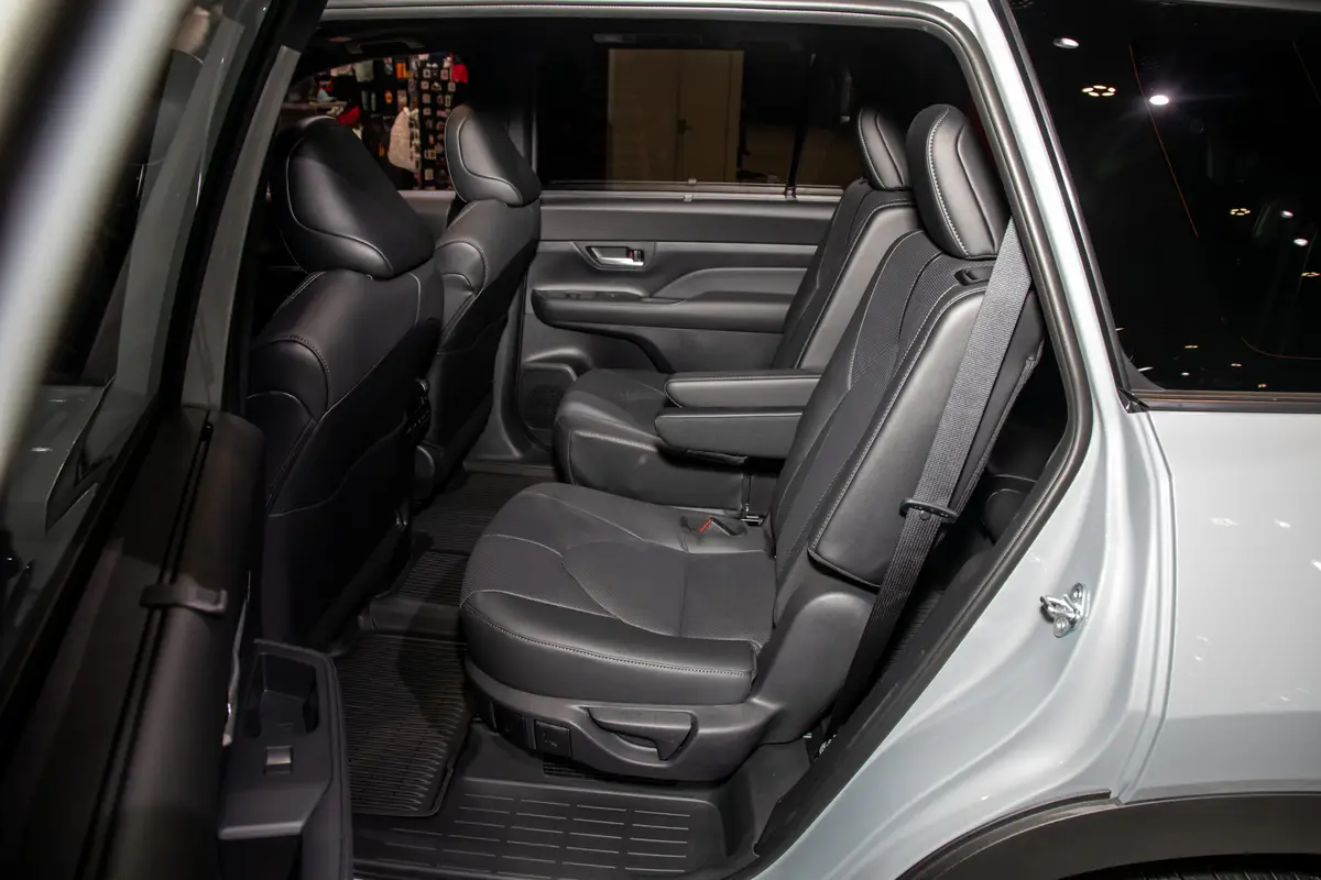 toyota grand highlander nightshade hybrid 2026 08 interior second row scaled jpg