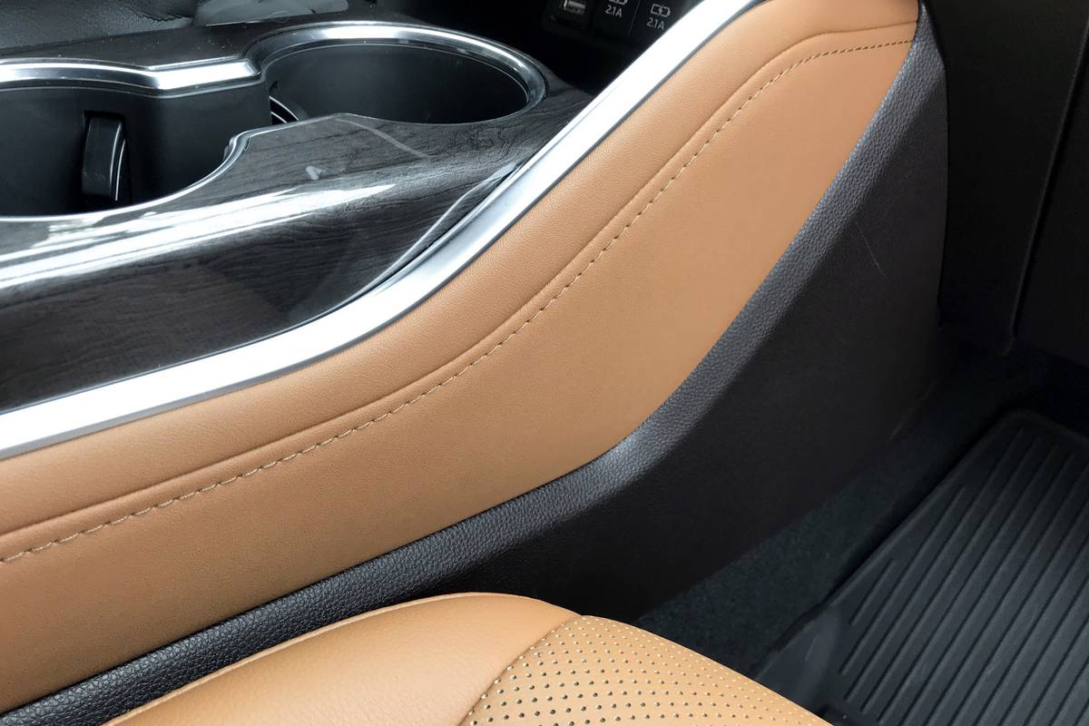 toyota highlander 2020 10 interior center console upholstery jpg