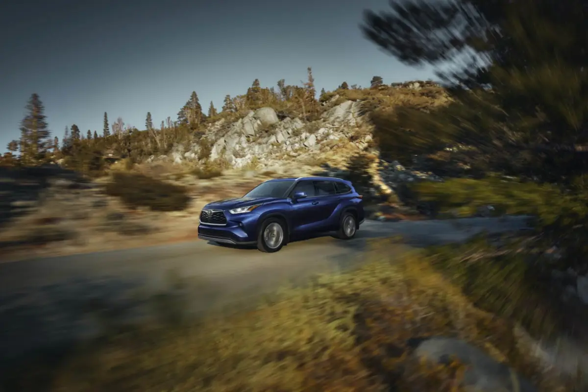 toyota highlander 2026 front three quarter oem jpg