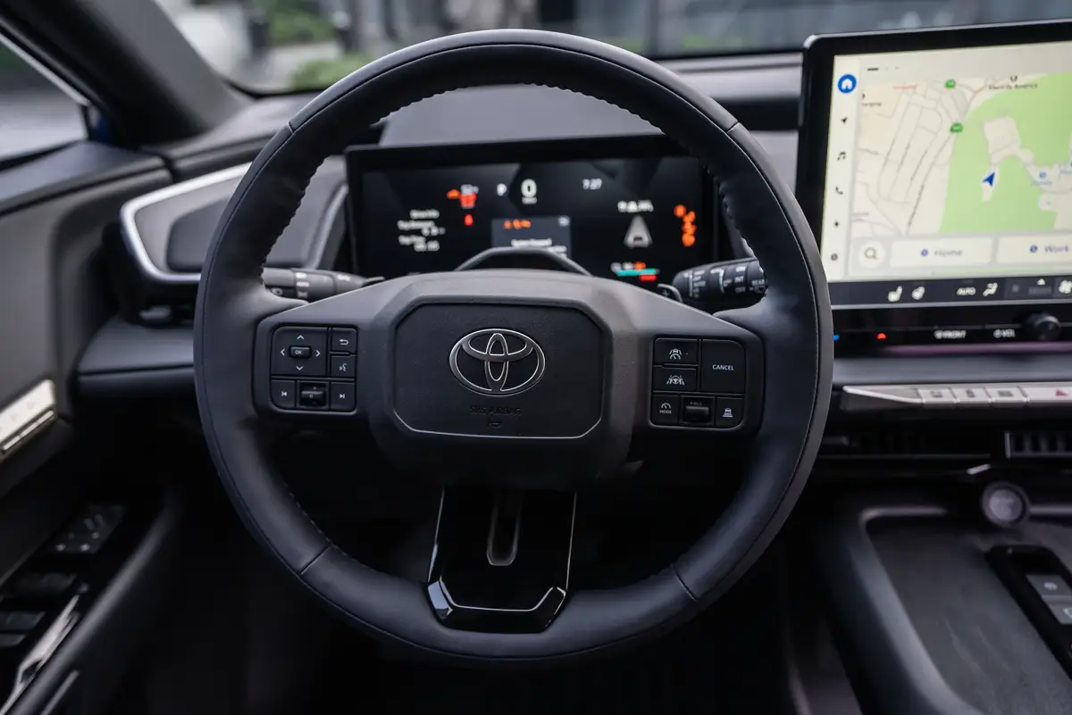 toyota highlander 2027 14 interior steering wheel jpg