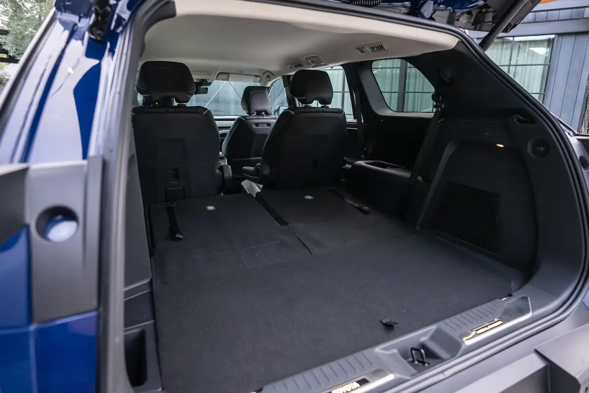 toyota highlander 2027 28 interior cargo jpg