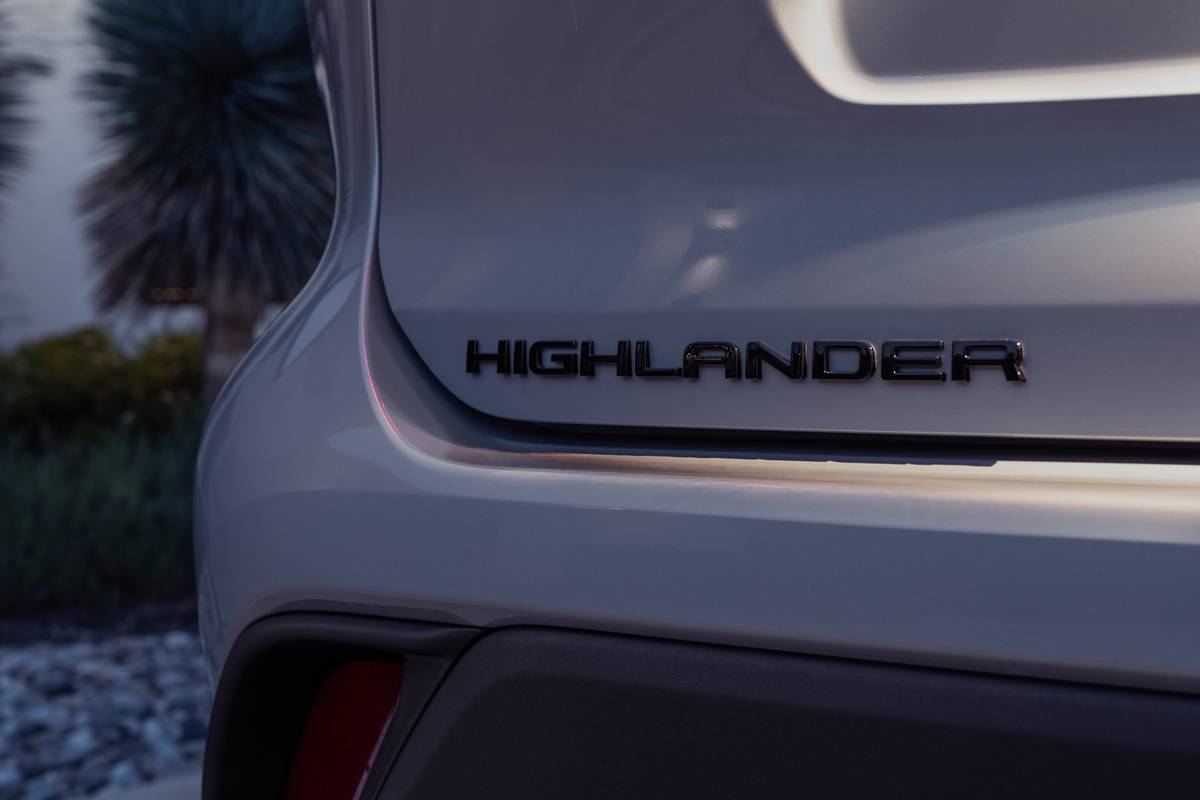 2024 Toyota Highlander Hybrid Nightshade | Manufacturer image