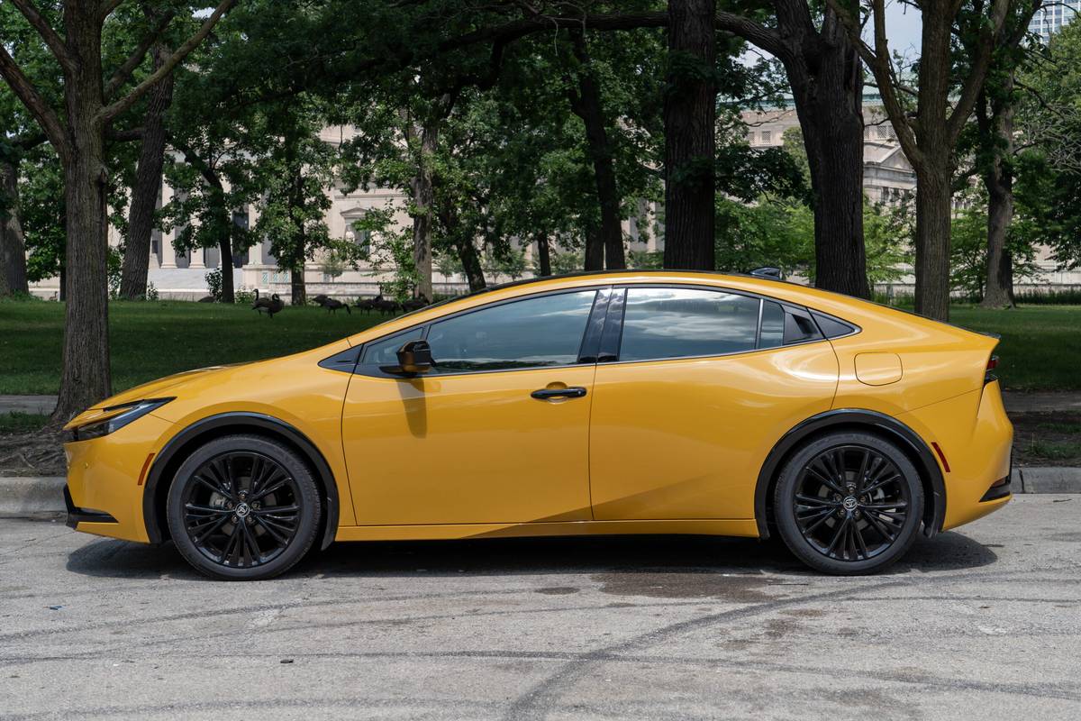 toyota prius nightshade 2025 03 exterior profile scaled jpg