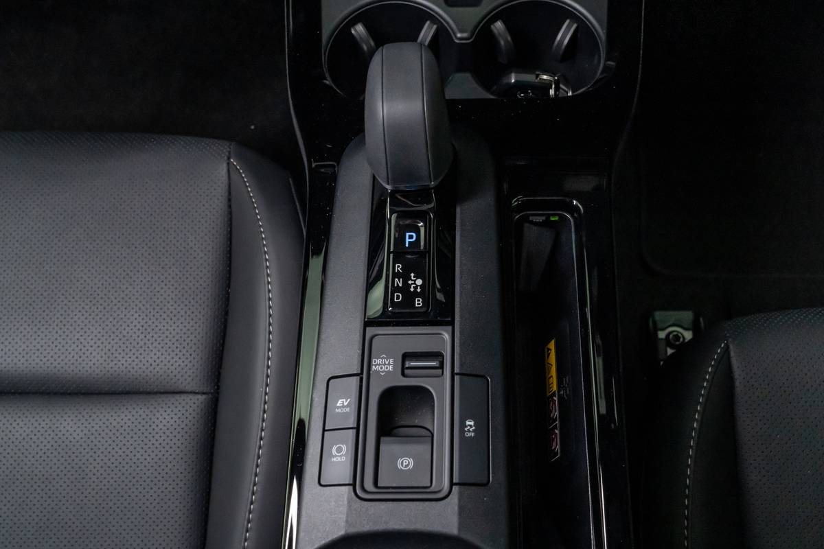 toyota prius nightshade 2025 22 interior gearshift jpg