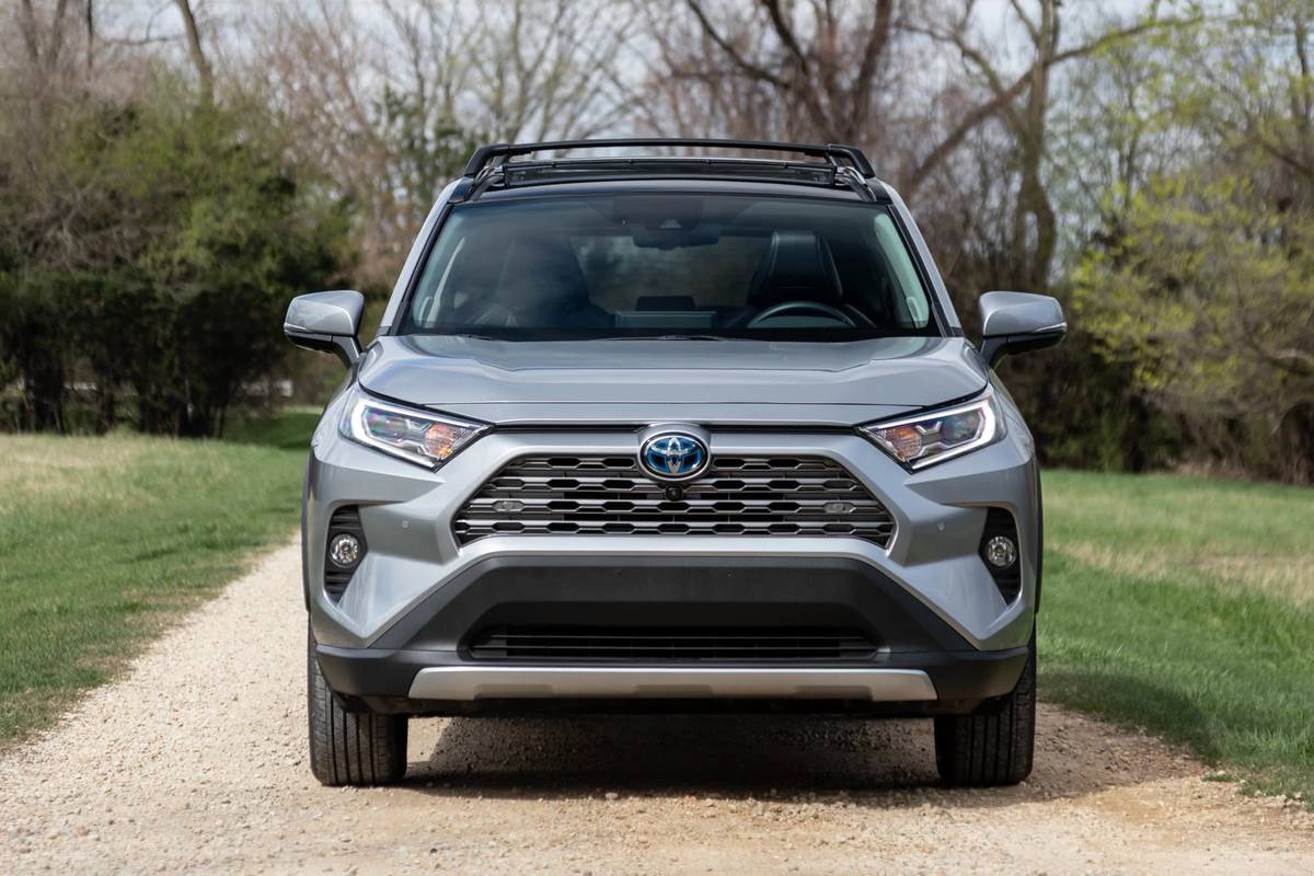 Hybrid Head-to-Head: 2021 Honda CR-V Hybrid Vs. Toyota RAV4 Hybrid ...