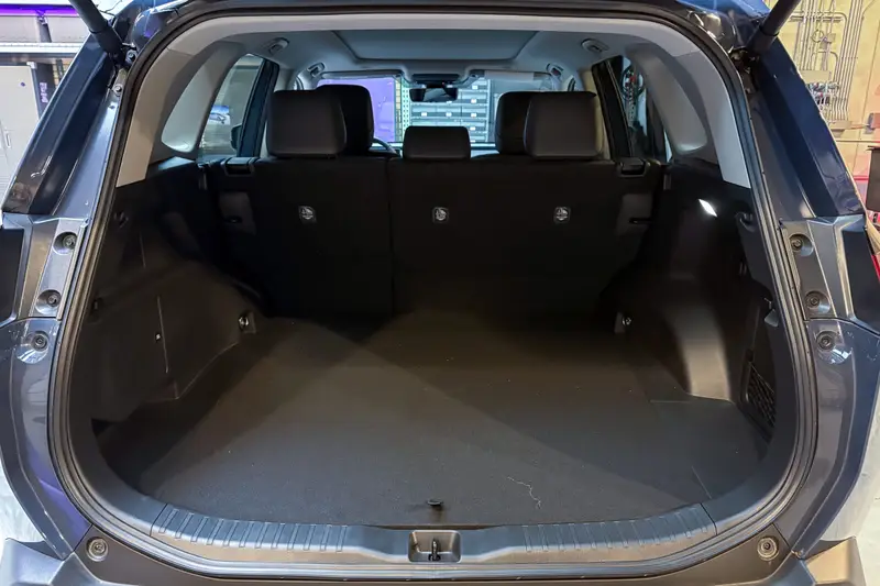 toyota-rav4-2026-03-interior-cargo