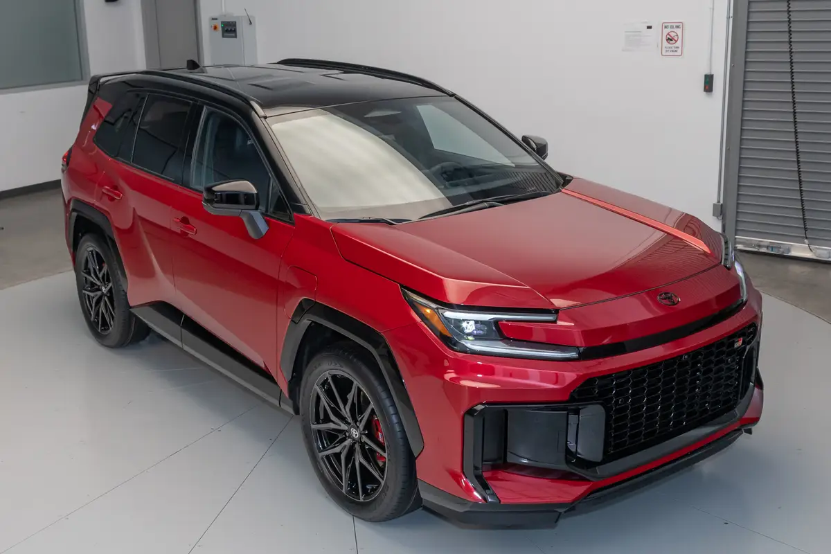 toyota rav4 gr sport 2026 02 exterior front angle jpg