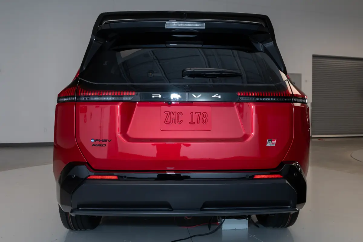 toyota rav4 gr sport 2026 12 exterior rear jpg
