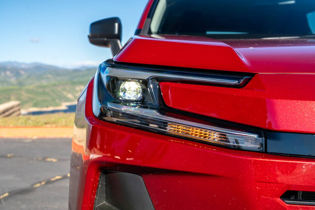 toyota rav4 hybrid le awd 2026 03 exterior headlight jpg