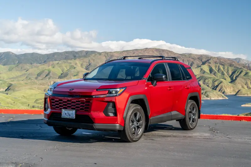 toyota-rav4-hybrid-le-awd-2026-07-exterior-front-angle