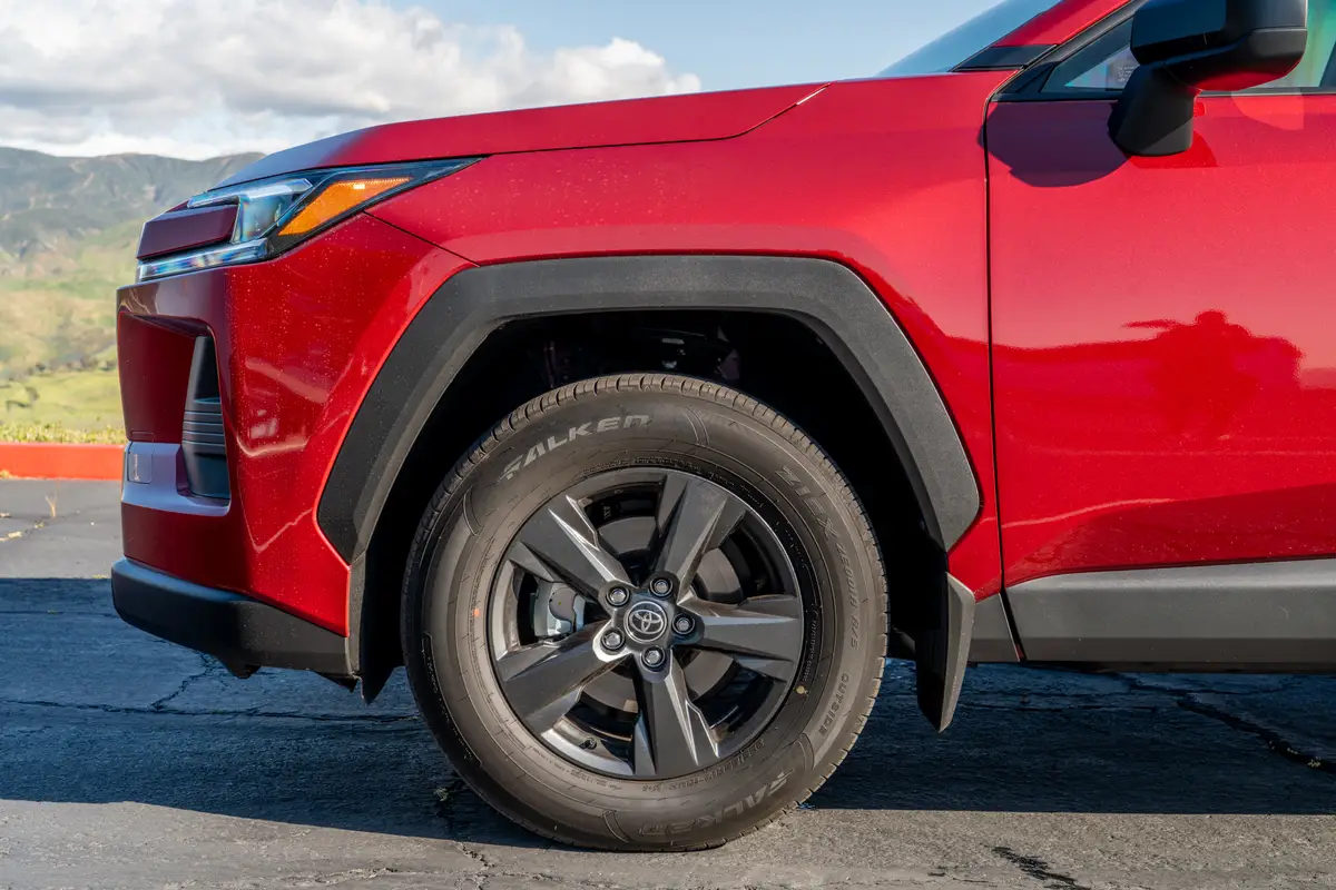 toyota rav4 hybrid le awd 2026 10 exterior wheel jpg
