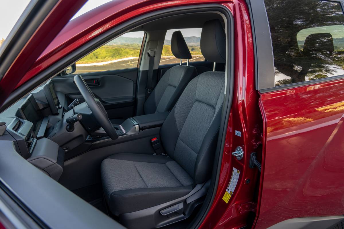 toyota rav4 hybrid le awd 2026 12 interior front row jpg