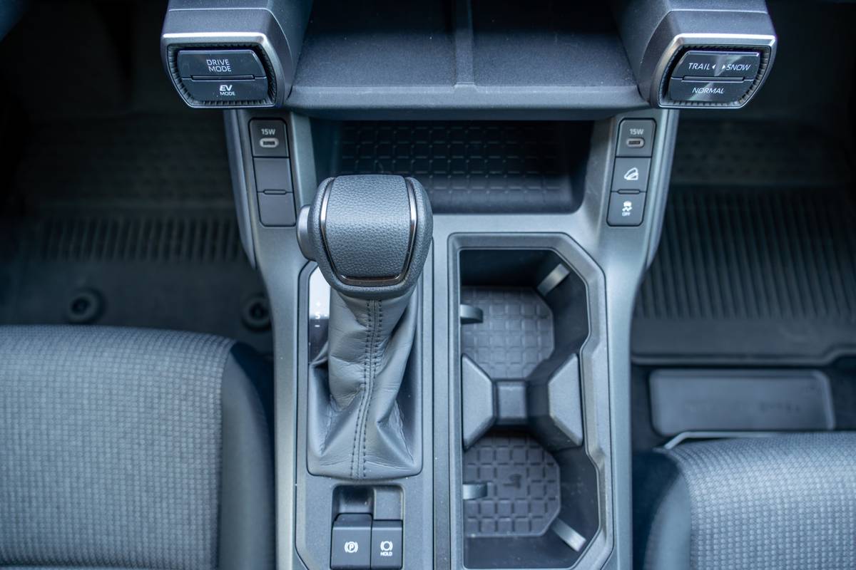 toyota rav4 hybrid le awd 2026 19 interior gearshift jpg