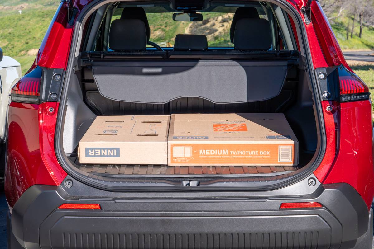 toyota rav4 hybrid le awd 2026 32 interior cargo jpg