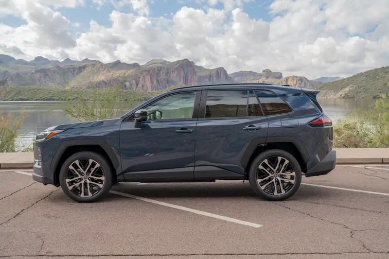toyota-rav4-limited-2026-07-exterior-profile-blue