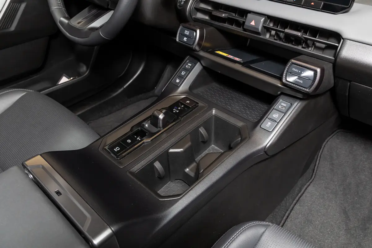 toyota rav4 limited 2026 54 interior center console jpg