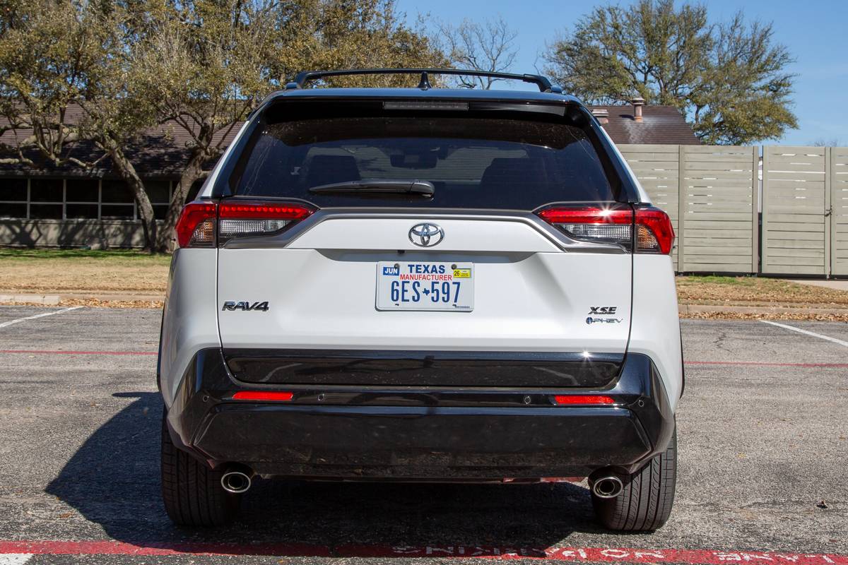 toyota rav4 plug in hybrid xse 2025 07 exterior rear jpg