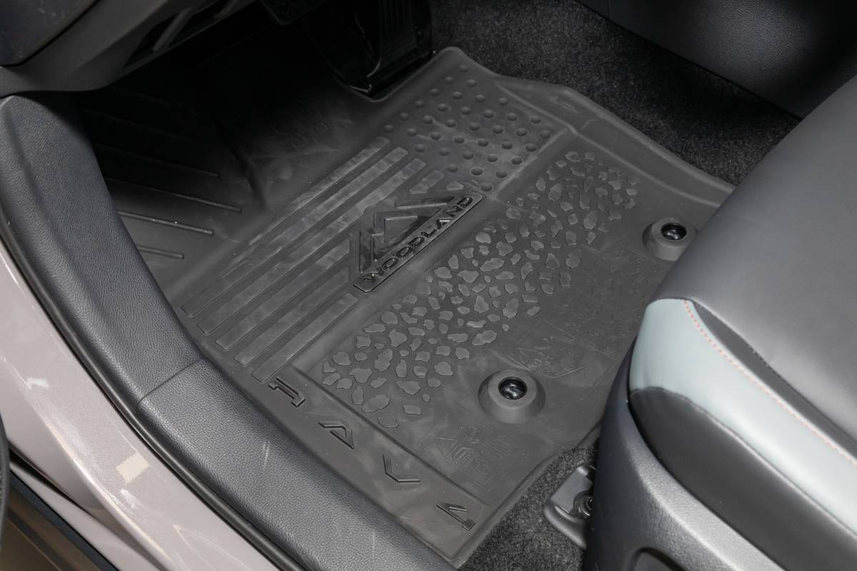 toyota rav4 woodland 2026 109 interior floormat jpg