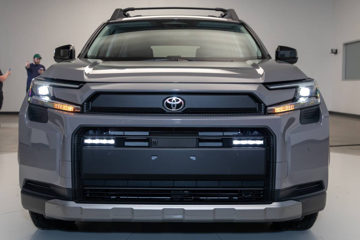 toyota rav4 woodland 2026 76 exterior front jpg