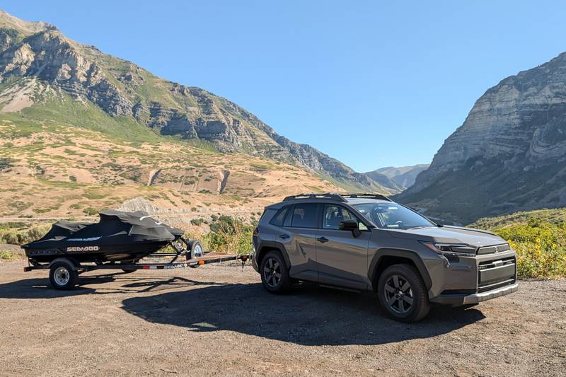 toyota-rav4-woodland-phev-2026-01-exterior-towing-front-angle