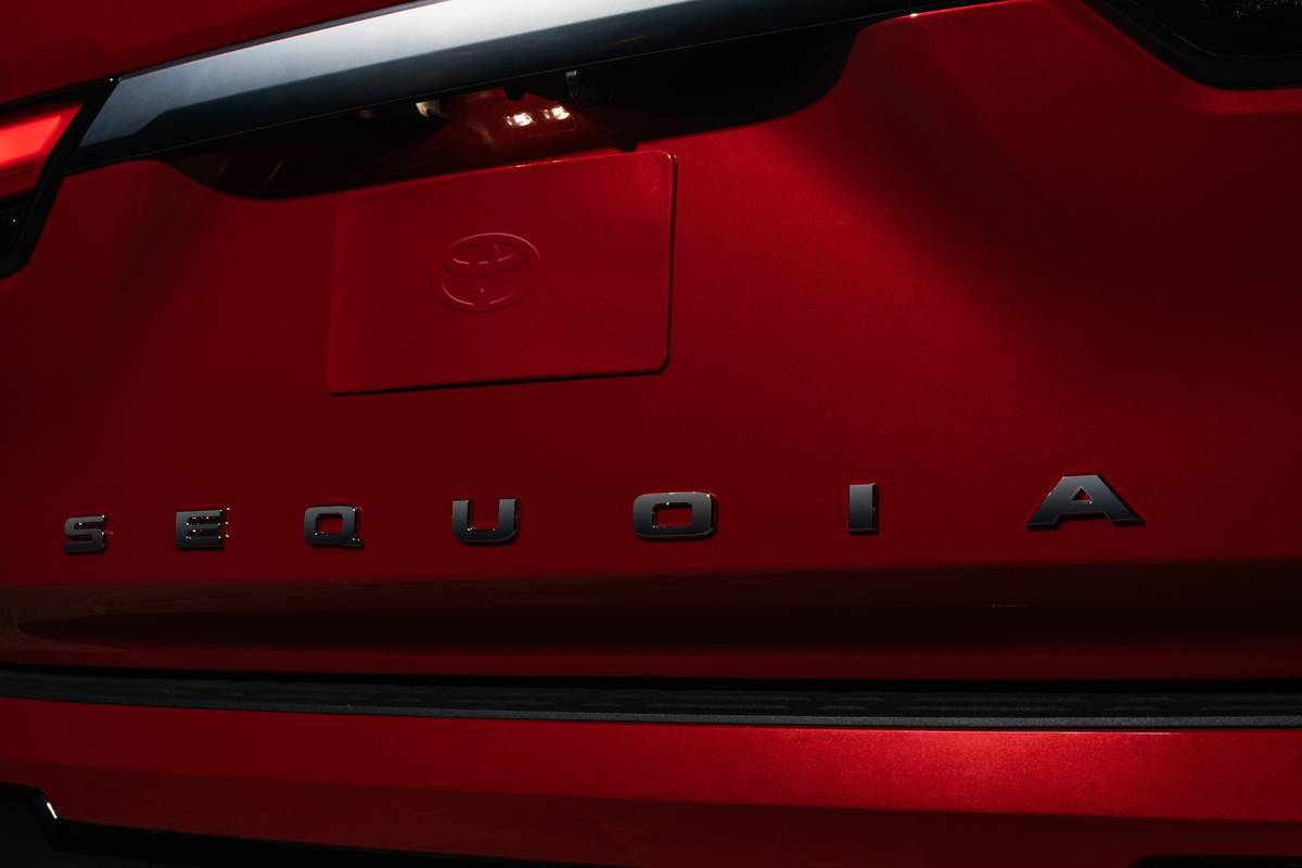 toyota-sequoia-2023-teaser-001-badge-exterior-red