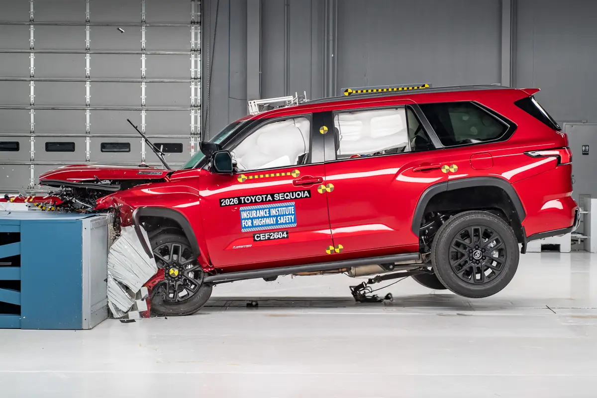 toyota sequoia 2026 exterior iihs 01 jpg